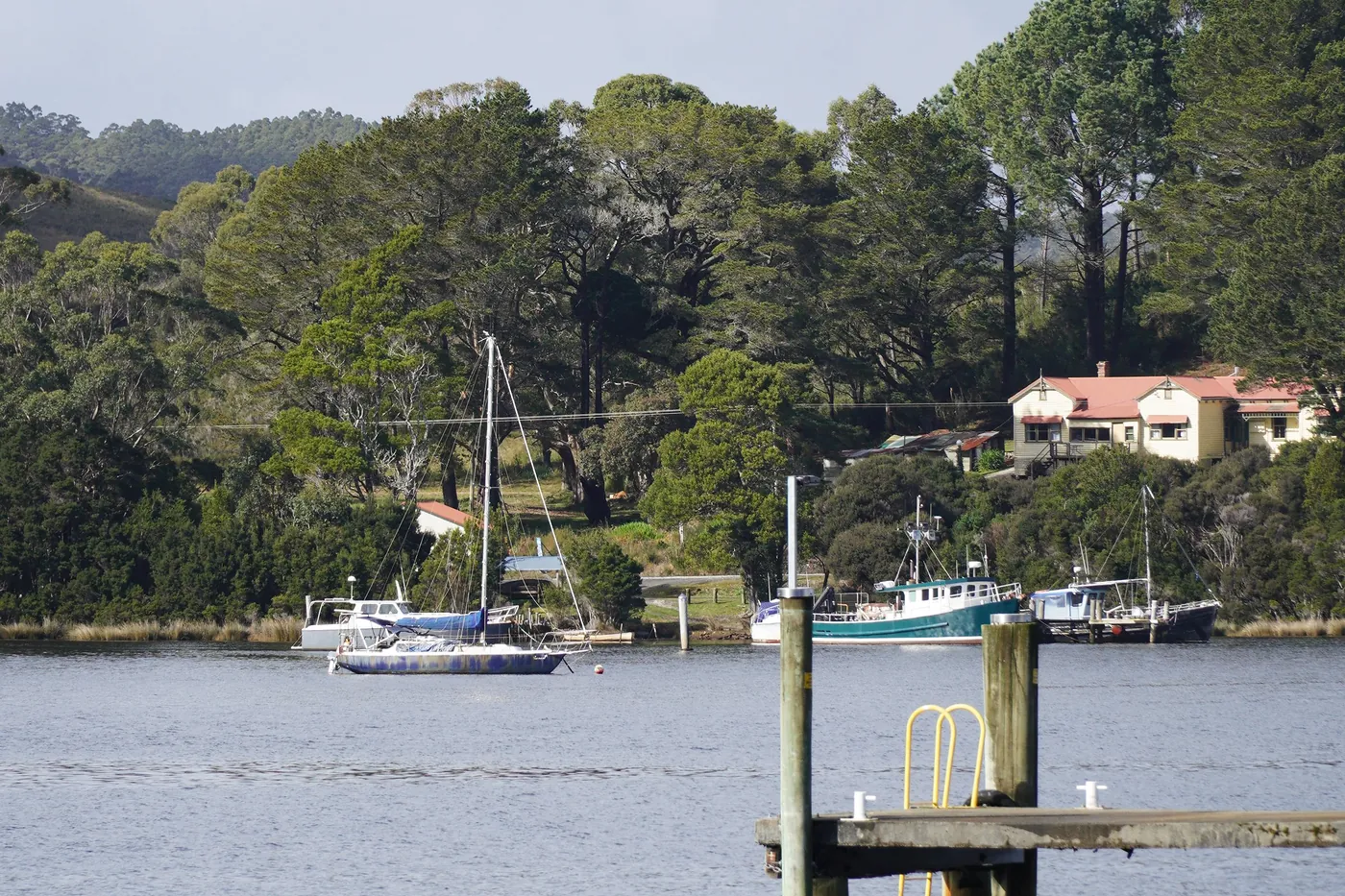 Bayside homes and boats near Redland Bay